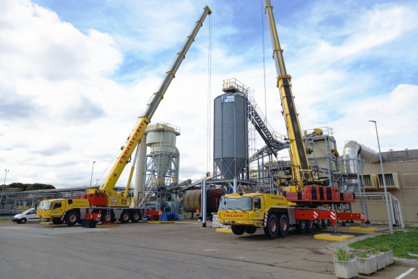 Perfect-pair--Grove-cranes-used-in-tandem-on-two-complex-projects-in-Spain-1.jpg