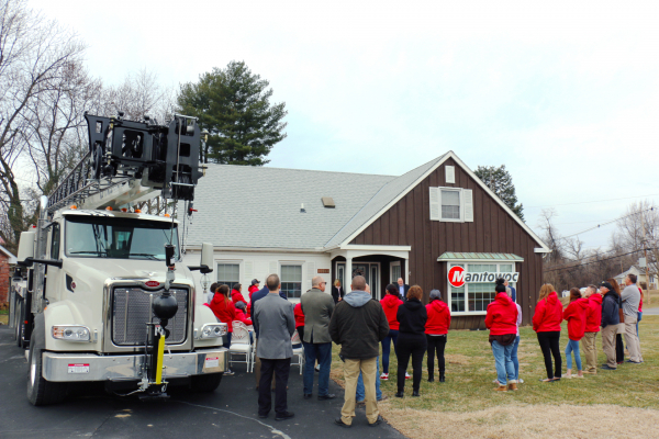 The-Manitowoc-Company-and-Brookes-House-are-helping-women-build-something-real-02.jpg