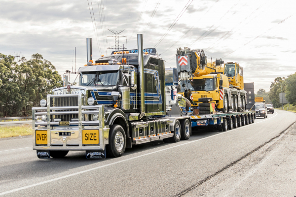 Two-more-Grove-all-terrain-cranes-join-large-Tutt-Bryant-fleet-on-major-Australian-LNG-plant-turnaround-3.jpg
