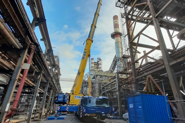 SAE-ITALIA-adds-a-six-axle-custom-crane-to-its-Grove-portfolio-using-Manitowocs-Lift-Solutions-group-1.jpg