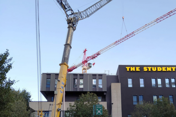 SAE-ITALIA-adds-a-six-axle-custom-crane-to-its-Grove-portfolio-using-Manitowocs-Lift-Solutions-group-3.jpg