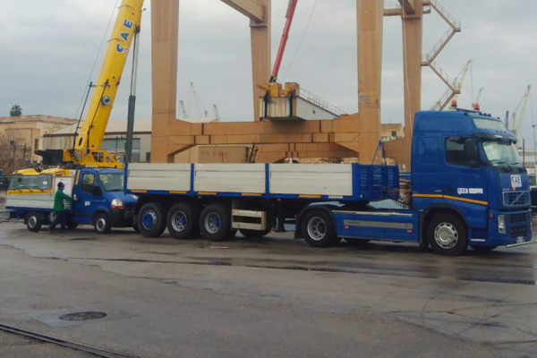 SAE-ITALIA-adds-a-six-axle-custom-crane-to-its-Grove-portfolio-using-Manitowocs-Lift-Solutions-group-5.jpg