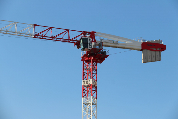 Potain-cranes-to-aid-major-renovation-of-historic-Milan-hospital-in-Italy-04.jpg