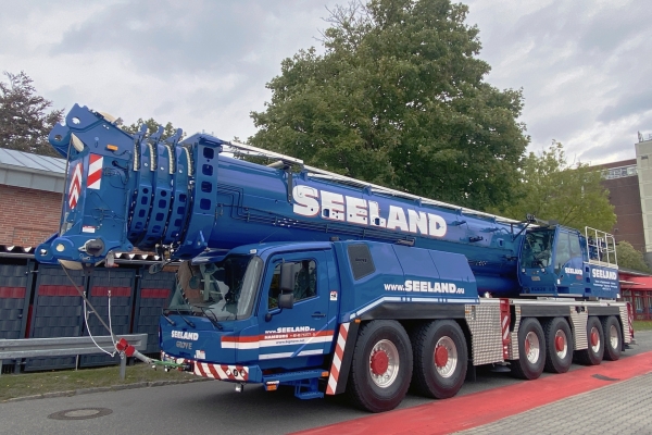 Hamburg-based-heavy-lift-specialist-Gustav-Seeland-acquires-new-Grove-flagship-03.jpg