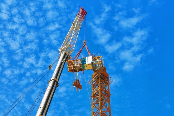 Range-topping-Potain-cranes-debut-on-prestigious-Saudi-Arabia-resort-project-2.JPG