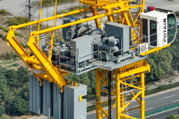 New-Potain-MCR-625-is-a-high-speed-high-performance-luffing-jib-crane-for-worlds-fastest-growing-markets-02.jpg