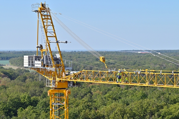 Manitowoc-launches-two-new-Potain-luffing-jib-cranes-2.jpg