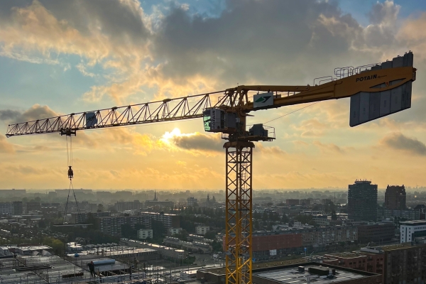 Multi-Crane-solves-De-Zaanse-Heldens-jobsite-puzzle-with-Potain-cranes-02.jpg