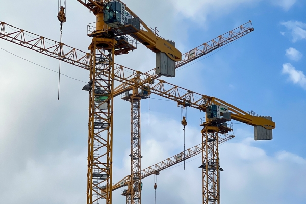 Multi-Crane-solves-De-Zaanse-Heldens-jobsite-puzzle-with-Potain-cranes-07.jpg