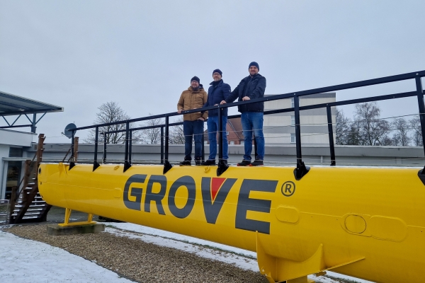 Polish-crane-rental-company-Karmax-adds-Grove-GMK4100L-2-04.jpg