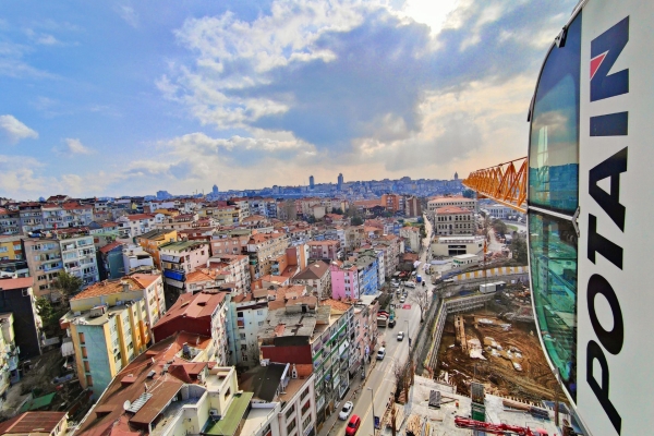 Potain-MCT-185-selected-to-boost-luxury-development-in-Istanbul-2.jpg