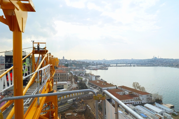 Potain-MCT-185-selected-to-boost-luxury-development-in-Istanbul-3.jpg
