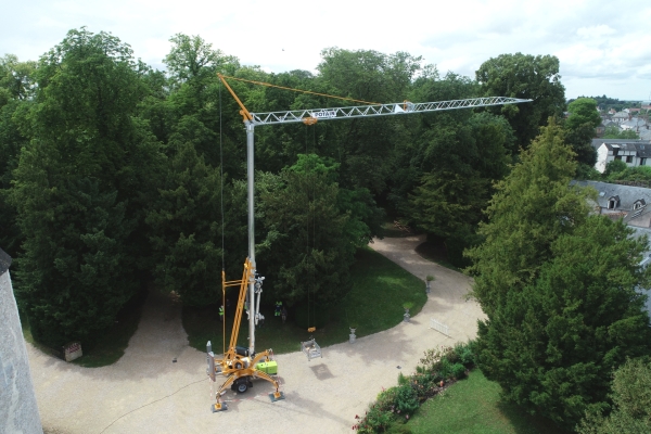 Manitowoc-introduces-new-Potain-Igo-M-self-erecting-crane-at-Batimat-in-Paris-2.jpg