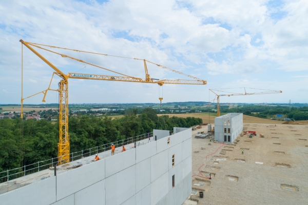 SOFIALEX-completes-fast-track-build-with-Potain-Igo-T-130-cranes-1.jpg