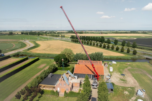 Dutch-crane-company-receives-one-of-Europes-first-Grove-GMK4080L-all-terrain-cranes-2.jpg