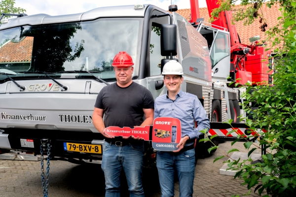 Dutch-crane-company-receives-one-of-Europes-first-Grove-GMK4080L-all-terrain-cranes-3.jpg