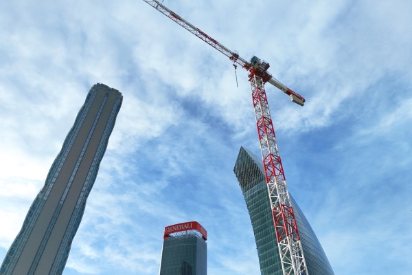 Eight-Potain-cranes-team-up-to-construct-Milans-stunning-new-CityWave-building-11.jpg
