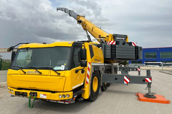 Turkish-precast-specialist-selects-versatile-Grove-GMK5120L_02.jpg