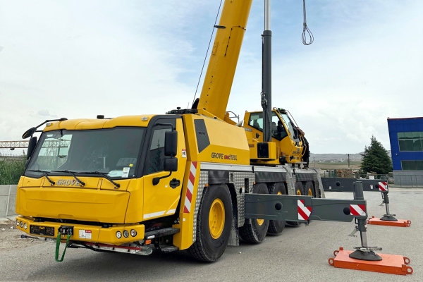 Turkish-precast-specialist-selects-versatile-Grove-GMK5120L_05.jpg