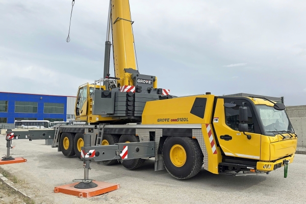 Turkish-precast-specialist-selects-versatile-Grove-GMK5120L_07.jpg