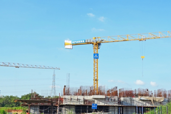 Fast-growing-Indian-real-estate-company-Aparna-Group-expands-with-major-order-for-Potain-cranes-2.jpg