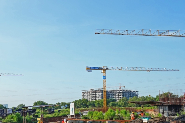 Fast-growing-Indian-real-estate-company-Aparna-Group-expands-with-major-order-for-Potain-cranes-3.jpg