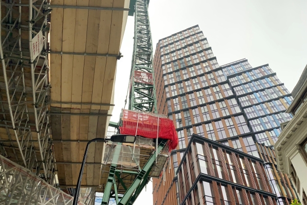 Three-Potain-cranes-chosen-for-iconic-new-London-skyscraper-04.jpg