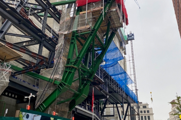 Three-Potain-cranes-chosen-for-iconic-new-London-skyscraper-06.jpg