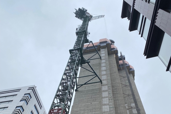 Three-Potain-cranes-chosen-for-iconic-new-London-skyscraper-09.jpg