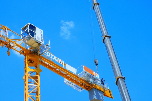 Potain-MCT-185-supports-construction-of-new-housing-project-in-South-Africa-06.jpg