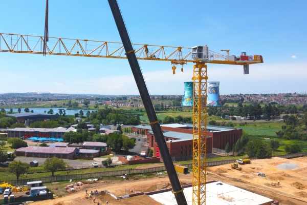 Potain-MCT-185-supports-construction-of-new-housing-project-in-South-Africa-08.jpg