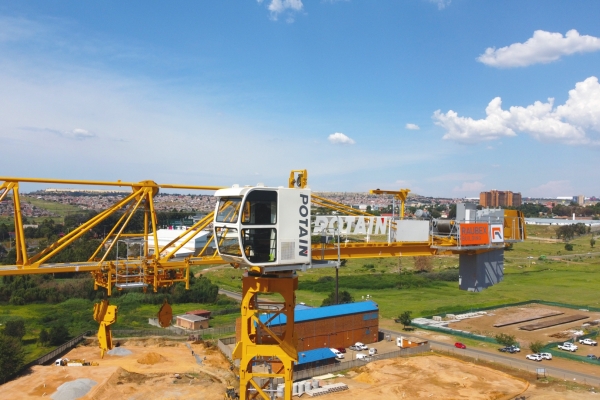 Potain-MCT-185-supports-construction-of-new-housing-project-in-South-Africa-09.jpg