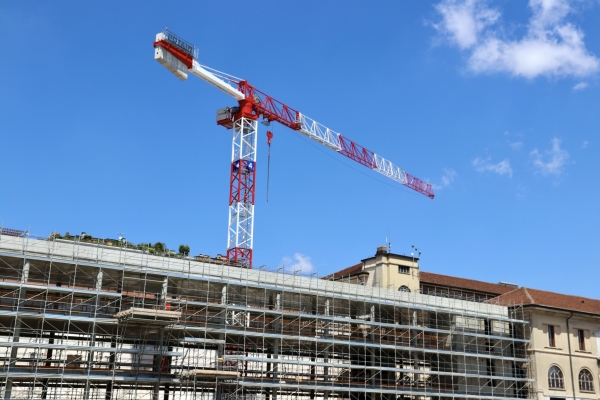 Four-Potain-cranes-drive-progress-at-Torre-Faro-in-Milan-for-energy-company-A2A_04.jpg