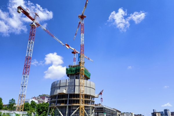 Four-Potain-cranes-drive-progress-at-Torre-Faro-in-Milan-for-energy-company-A2A_05.jpg