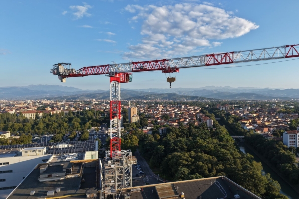 Unique-and-Challenging-Potain-MDT-809-Installation-for-Borgo-Roma-Hospital-Verona-3.jpg