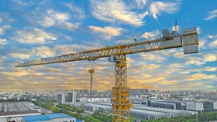 Manitowoc-launches-largest-topless-tower-crane-from-Asia-Range-the-Potain-MCT-2205_01.jpg