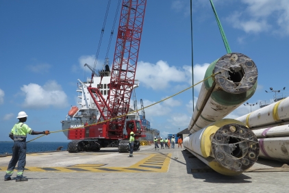 Alistair Group's self-rigging Manitowoc MLC165 crawler crane is first of its kind in Africa