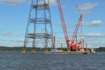 Barge-mounted MLC650 boosts efficiency for Virginia transmission tower replacement (1)