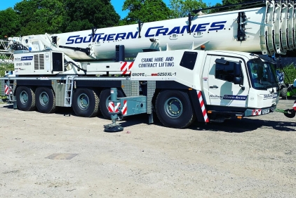 Southern-Cranes-&-Access-takes-delivery-of-UK-s-first-Grove-GMK5250XL-1-3.jpeg