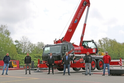 Germanys-first-Grove-GMK3060L-1-with-new-carrier-cab-goes-to-Arbeitsbuhnen-Gagarin-1.jpg