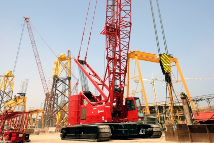 Lamprell-adds-second-Manitowoc-999-crawler-crane-to-support-energy-projects-1.jpg