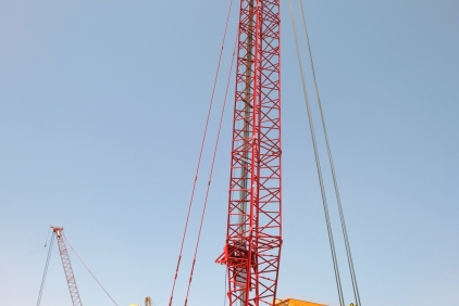 Lamprell-adds-second-Manitowoc-999-crawler-crane-to-support-energy-projects-1.jpg