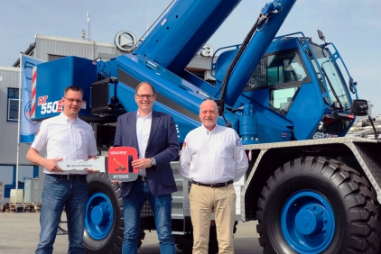 Grove-RT550E-rough-terrain-crane-selected-for-German-marina.jpg