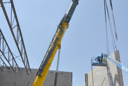 Groves-new-heavy-duty-jib-equips-GRT9165-rough-terrain-for-precast-work-4.jpg