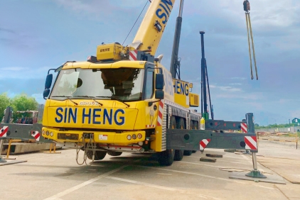 Sin-Hengs-Grove-crane-fleet-expands-again-with-GMK4100L-2.jpg