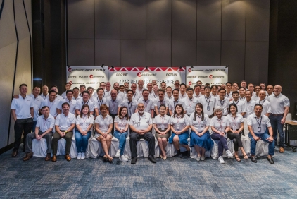 MTW-News-Manitowoc-dealers-gather-in-Singapore-1.jpg