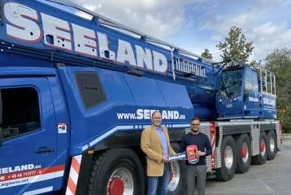 Hamburg-based-heavy-lift-specialist-Gustav-Seeland-acquires-new-Grove-flagship-01.jpg
