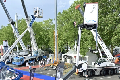 Manitowoc-showcases-Grove-cranes-at-JDL-Expo-2023-01.jpg