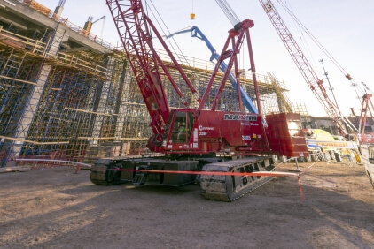 Maxim-Crane-Works-launches-ambitious-project-to-remanufacture-14-Manitowoc-2250-crawler-cranes-01.jpg