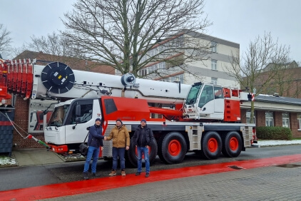Polish-crane-rental-company-Karmax-adds-Grove-GMK4100L-2-01.jpg
